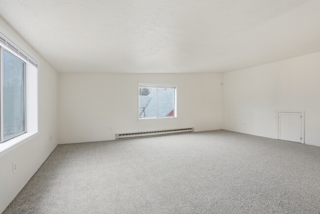 Building Photo - 611 S Ferrall St