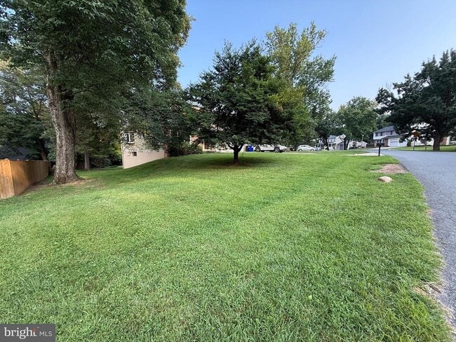 Building Photo - 14917 Lear Ln