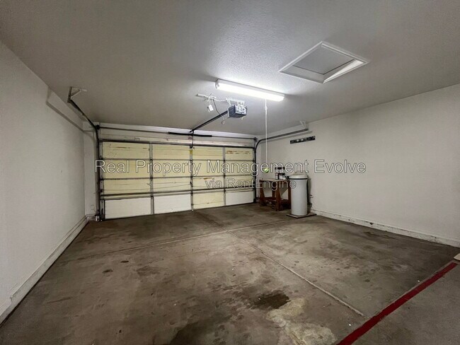 Building Photo - 6246 W Blackhawk Dr