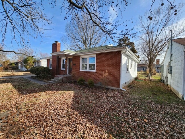 Building Photo - Spacious 3-Bedroom, 2-Bathroom Home AVAILABLE NOW!!