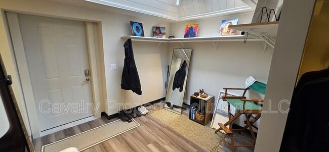 Building Photo - 3947 E Calvary Rd