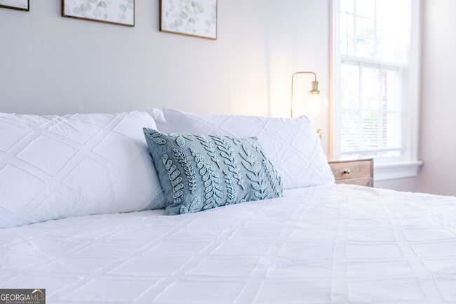 Building Photo - 111 E Screven St