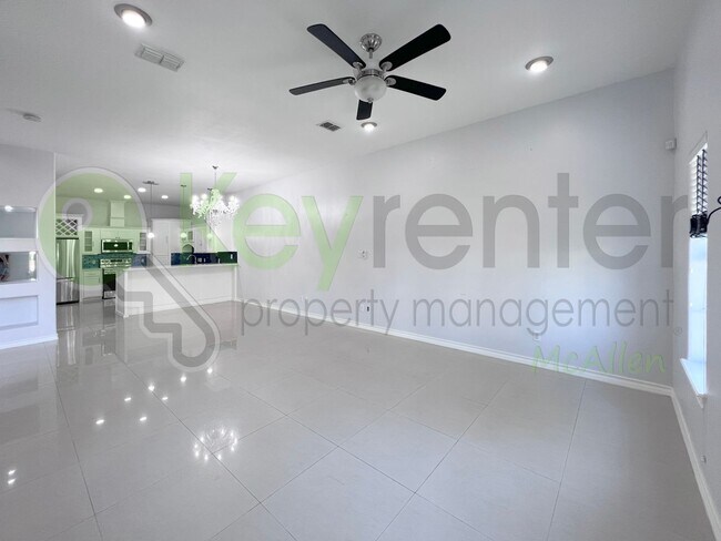 Building Photo - Beautiful 4B/2.5B Home in Mcallen