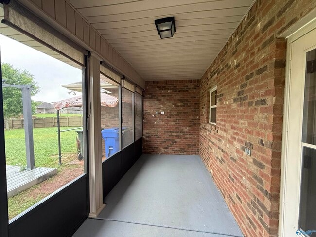 Building Photo - 24638 Rolling Vista Dr