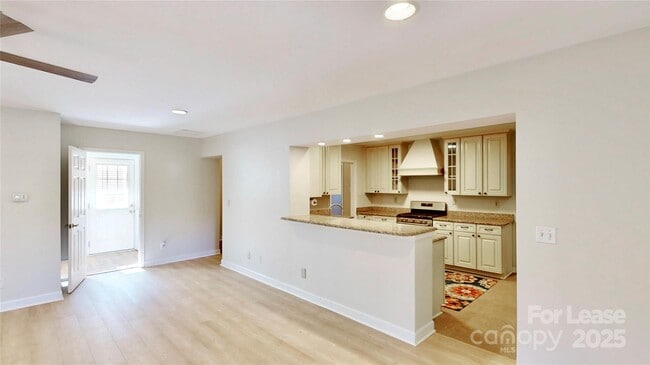 Building Photo - 2844 Goneaway Rd