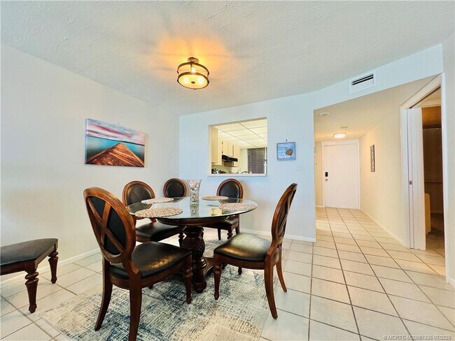 Building Photo - 10680 S Ocean Dr