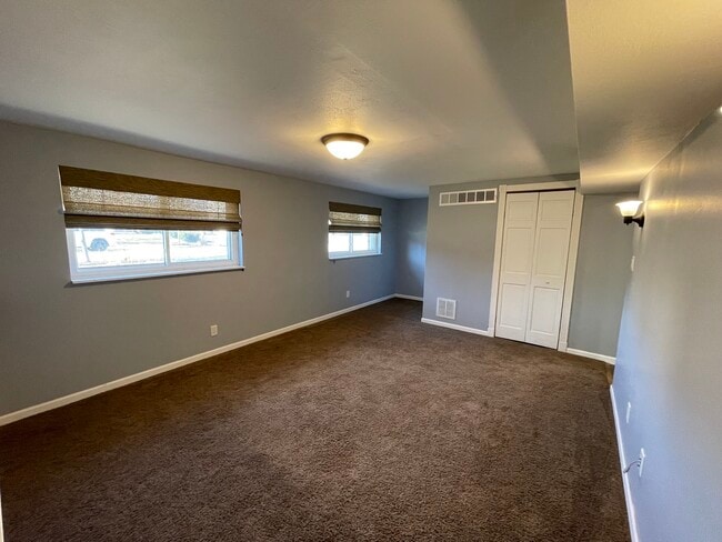 Building Photo - 144 Monterey Dr