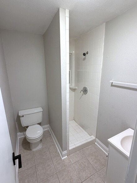 3rd Half Bath - 7242 Dogwood Terrace Dr