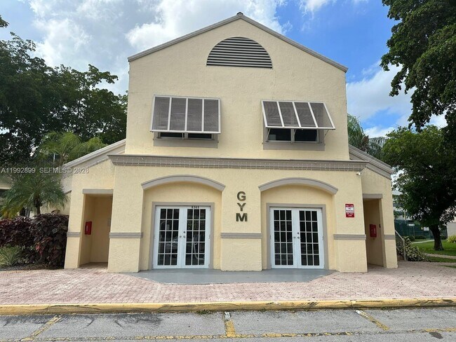 Building Photo - 8290 Lake Dr