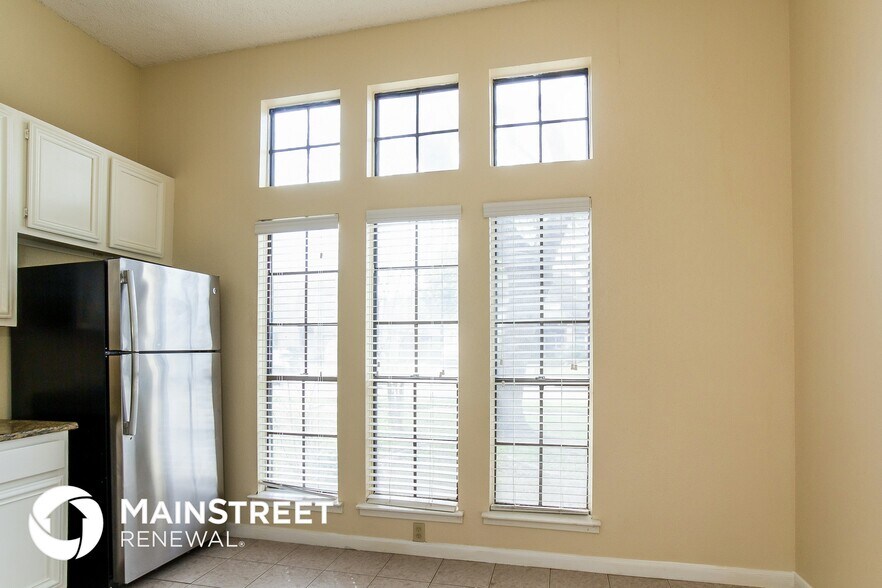 Building Photo - 1526 Rushworth Dr