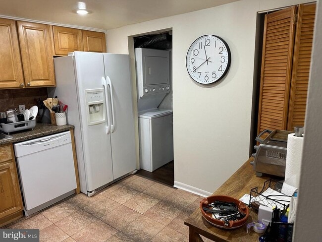 Building Photo - 441 Tomlinson Rd