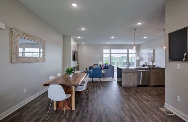 Building Photo - Fully Furnished Modern 3BR Retreat | Penthouse + Skyline Views