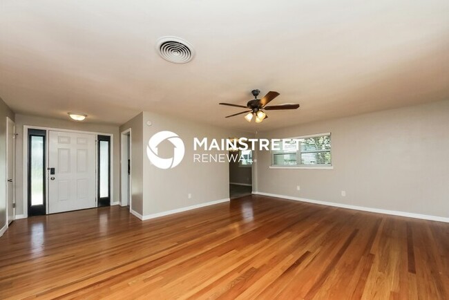 Building Photo - 5311 Ridgeway Dr