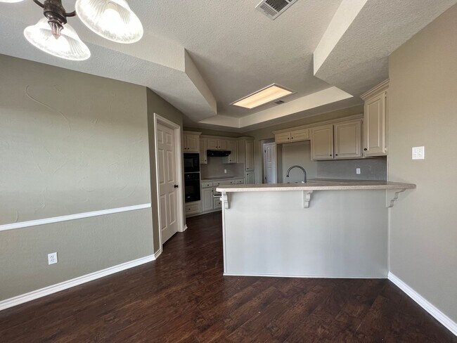 Building Photo - Single Family Home