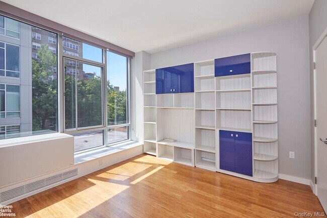 Building Photo - 3751 Riverdale Ave