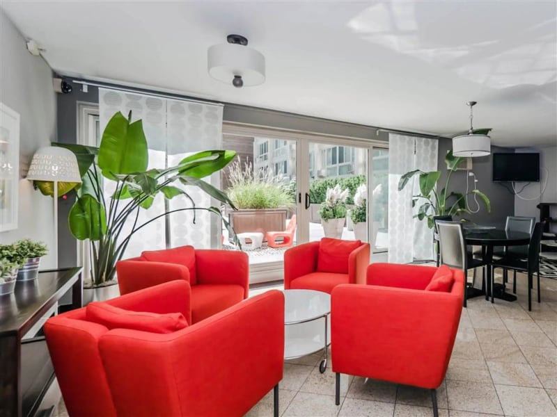 Building Photo - 2913 N Sheridan Rd