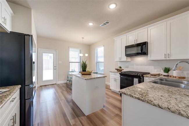 Building Photo - 3017 Bella Lago Dr