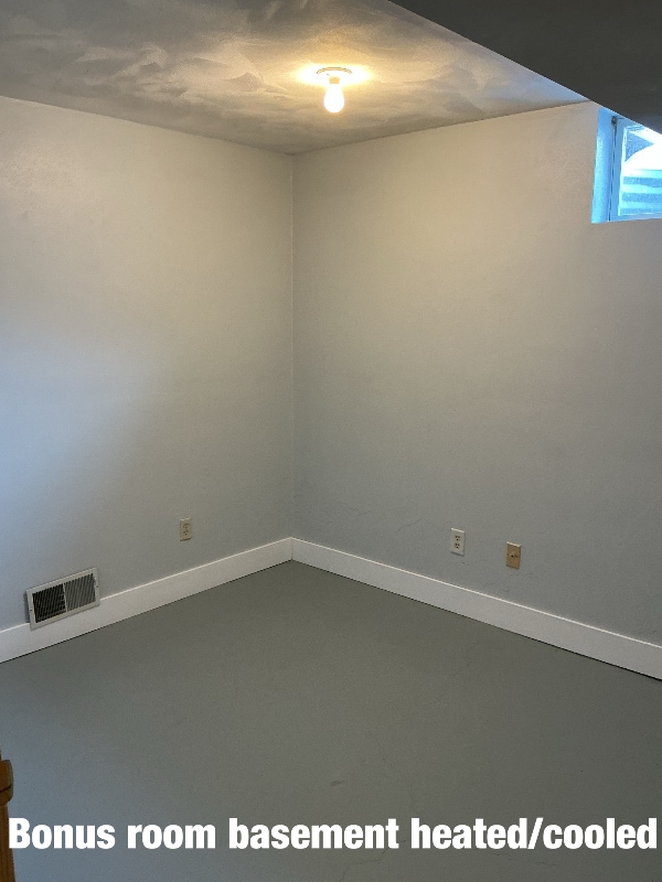 Building Photo - 901 White Birch Ln