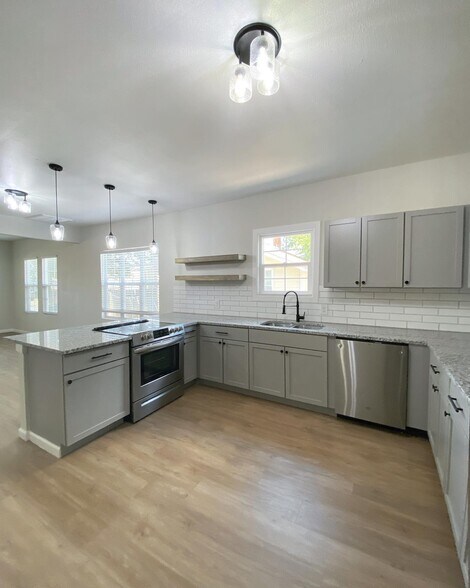 Building Photo - 339 Preston