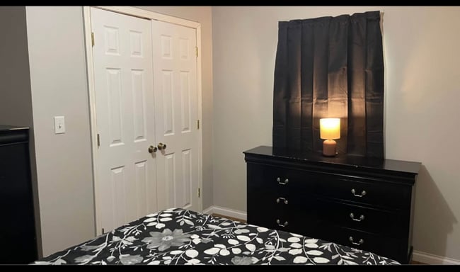 Building Photo - 28 1st St