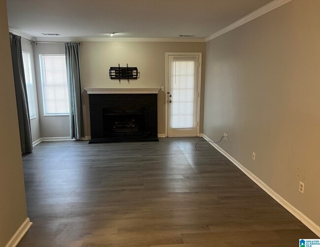 Building Photo - 601 Morning Sun Dr