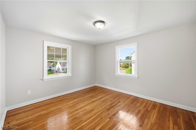Building Photo - 26900 Forestview Ave