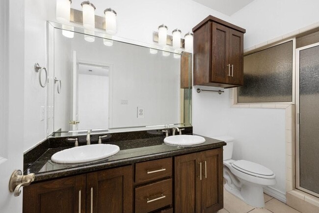 Building Photo - 3003 S I Lane