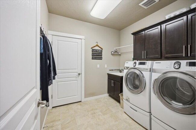 Building Photo - 368 Wishkah Dr