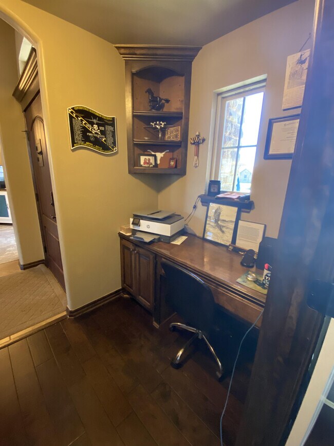 Building Photo - 812 Ryan Rd