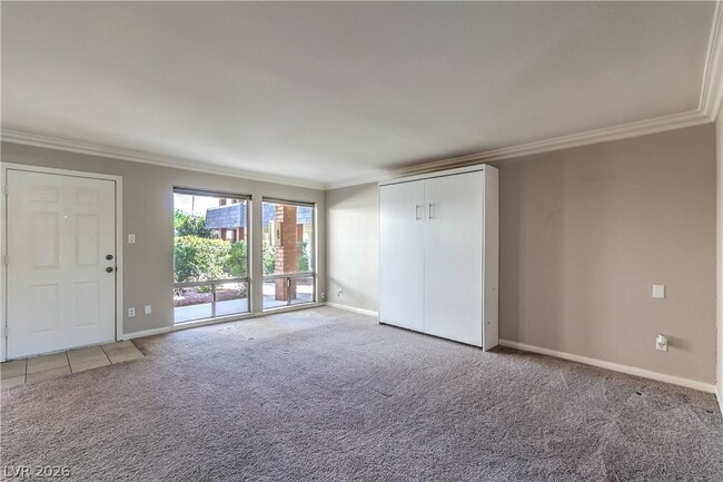 Building Photo - 714 Oakmont Ave