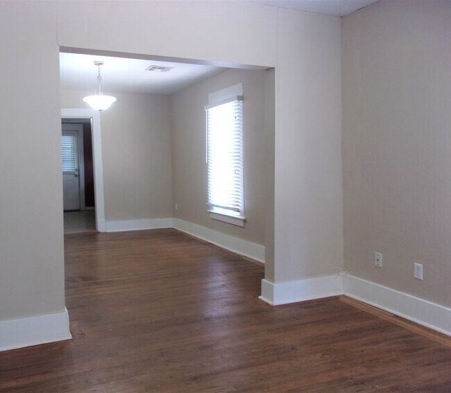 Building Photo - 2 BED 1 BATH HOME WESTLAWN PARK ADDITION OF NW OKC