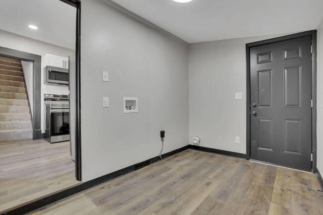 Building Photo - 401 Miller Ave