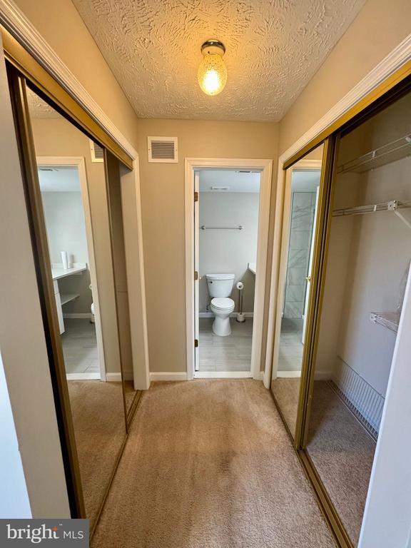 Building Photo - 3804 Ridge Knoll Ct