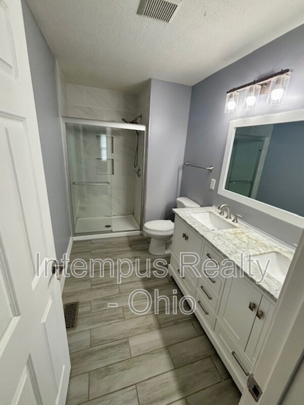 Building Photo - 1482 Geranium Dr