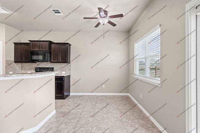 Building Photo - 8012 Bridgepointe Dr