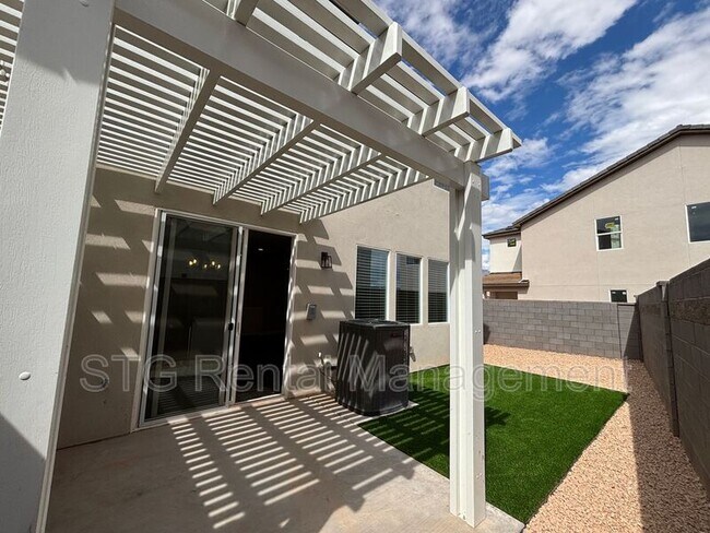 Building Photo - 857 S 4380 W