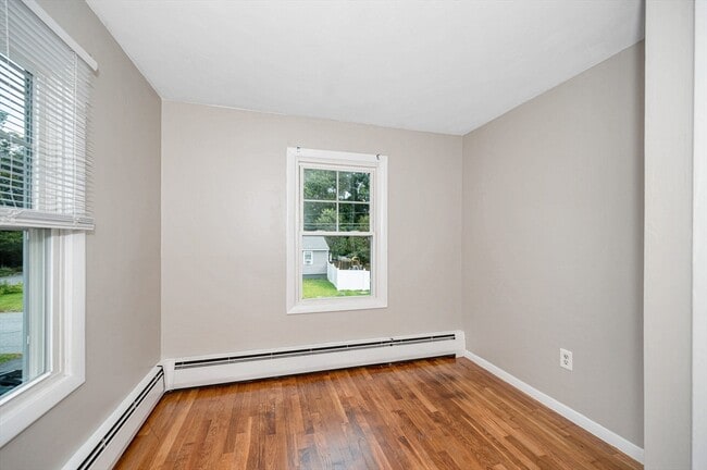 Building Photo - 79 Fairfield St