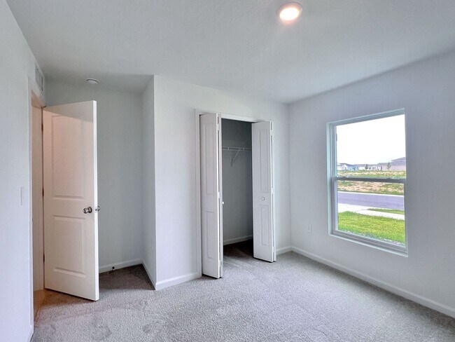 Building Photo - 2240 Crown Rock Blf Dr