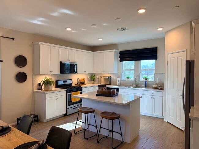 Building Photo - 67924 Rio Vista Dr