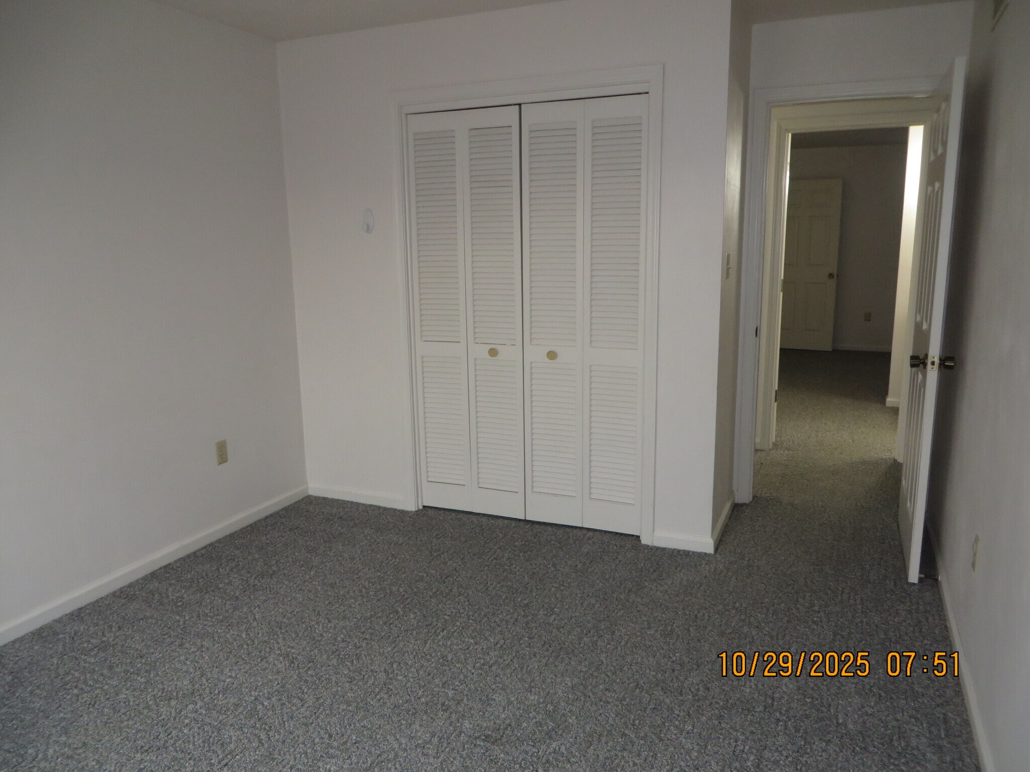 Building Photo - 2016 E 10th St