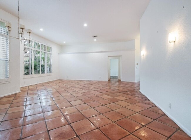 Building Photo - 2466 Bay Isle Ct