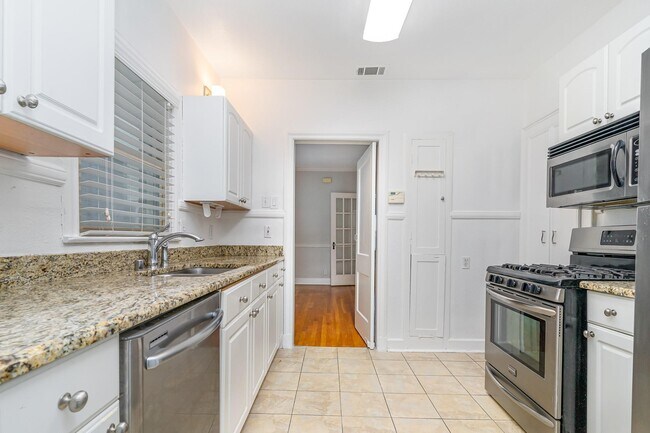 Building Photo - 4124 Herschel Ave