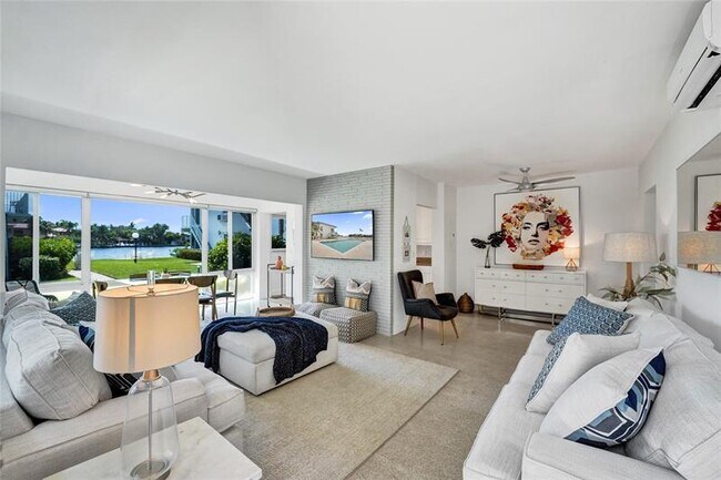 Building Photo - 425 Bayshore Dr