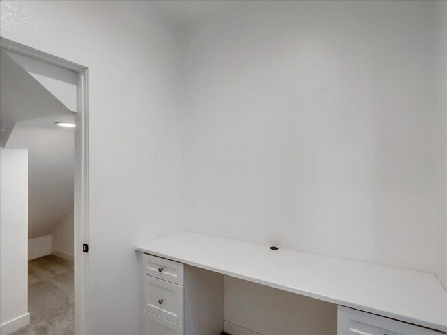 Building Photo - 1452 N Harbor Blvd