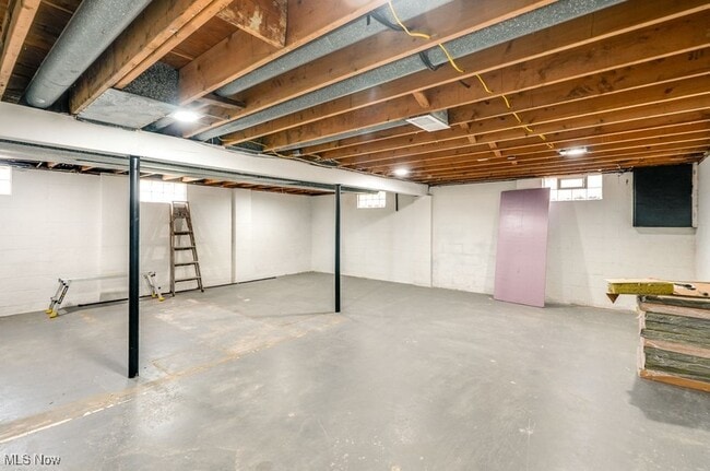 Building Photo - 896 Cliffside Dr