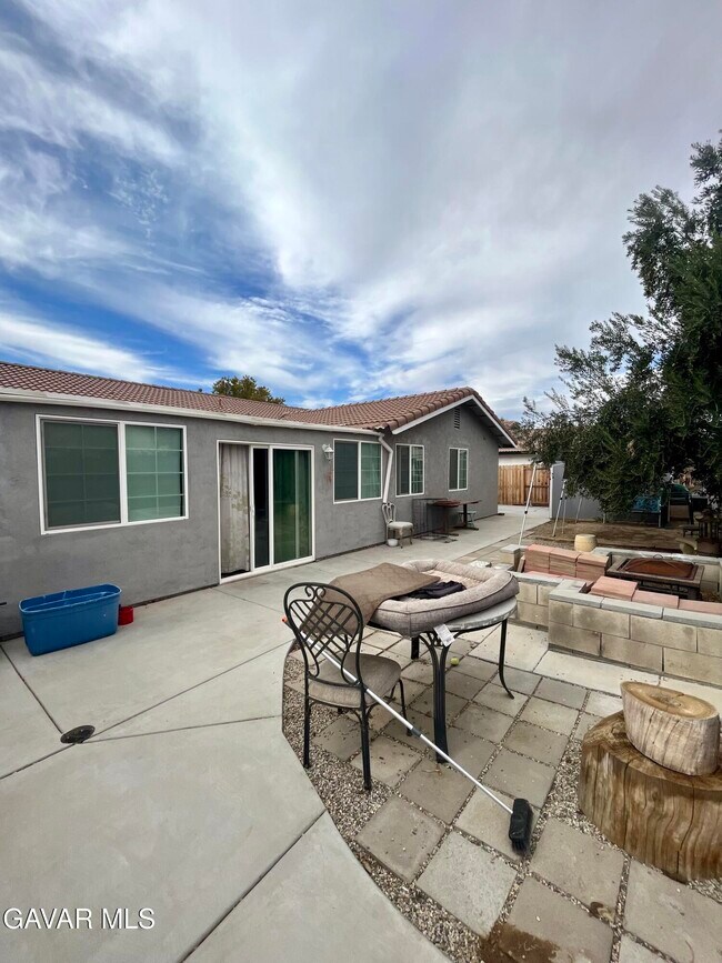 Building Photo - 43770 Santa Rosa Cir