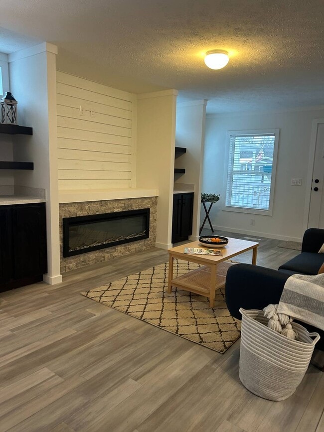 Building Photo - 5222 Greenwich Rd