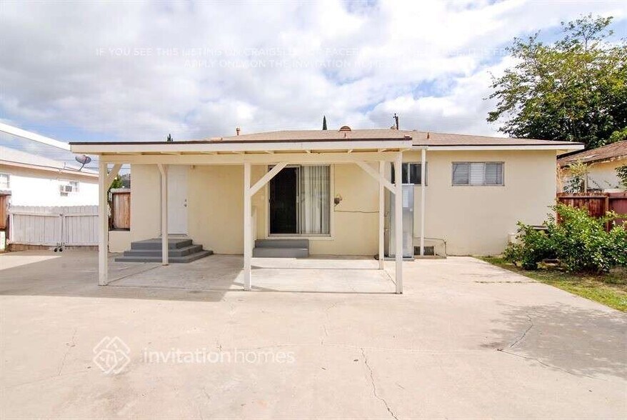 Building Photo - 719 Erica St