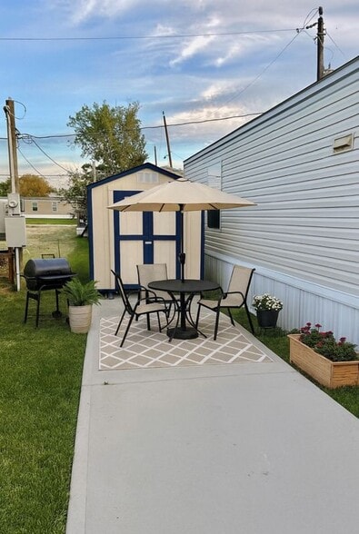 Building Photo - 127 Dolphin Harbor S