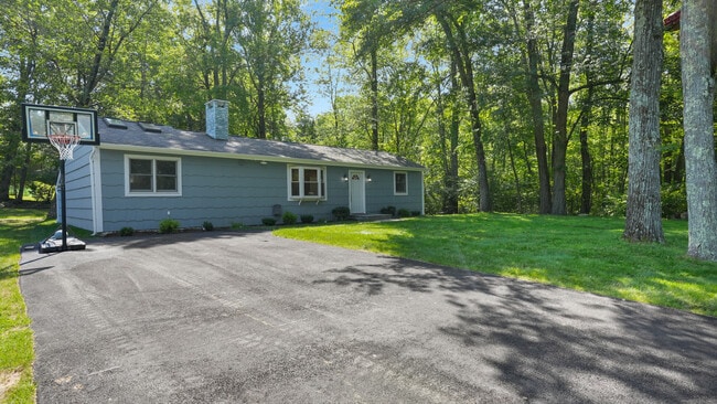 Building Photo - 23 Valley View Ln